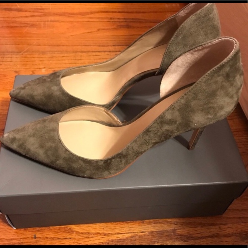 Ann Taylor Olive Green Suede Pumps